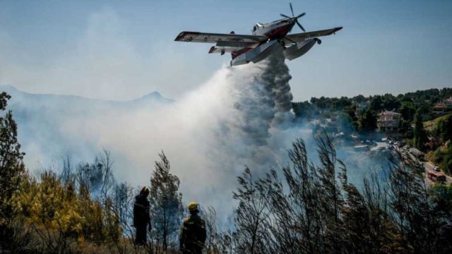 Κόλαση στην χώρα: Τεράστια μάχη με τις φλόγες στα πύρινα μέτωπα – «Καμπανάκι» και για την Κυριακή (11/7) σε πολλές περιοχές