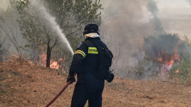 Φωτιά στην Κεφαλονιά: Εκκενώνεται το Καπανδρίτι