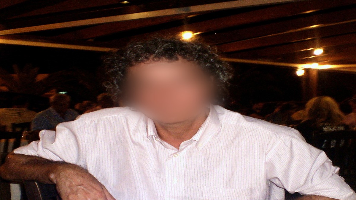 Ασκληπιείο Βούλας: Αυτός είναι ο γιατρός που πέταξε δόσεις εμβολίου στα σκουπίδια