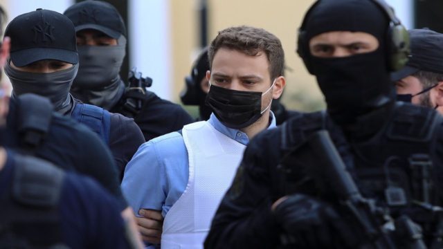 Μπάμπης Αναγνωστόπουλος: Η ξεχωριστή σχέση με τον ιερέα που έριξε βιτριόλι – Τι εξομολογήθηκε