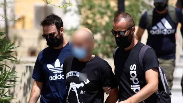 Ηλιούπολη: Απίστευτος ο αστυνομικός – «Εκδιδόταν με τη θέλησή της η 19χρονη»