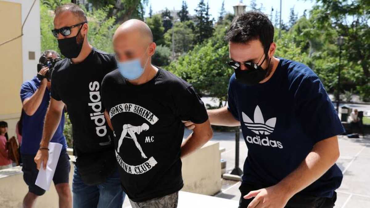 Ηλιούπολη: «Κόλαφος» ο Εισαγγελέας για πατέρα και αστυνομικό – «Βαριά» η δίωξη εναντίον τους για τη 19χρονη