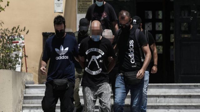 Σοκ στην Ηλιούπολη: Κι άλλοι αστυνομικοί στο κύκλωμα – Ο 39χρονος… διαφήμιζε τη δουλειά του