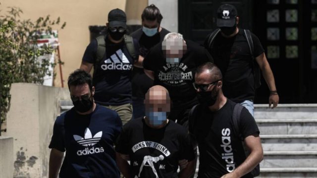 «Σεισμός» στην Ηλιούπολη: Έπιασαν και το συνεργό του αστυνομικού που εξέδιδε τη 19χρονη!