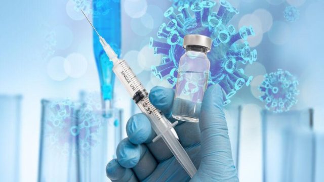 Το «μαχαίρι στο λαιμό»! Εμβολιασμός ή αναστολή: Το τελεσίγραφο για γηροκομεία – Ποιες ομάδες ακολουθούν;