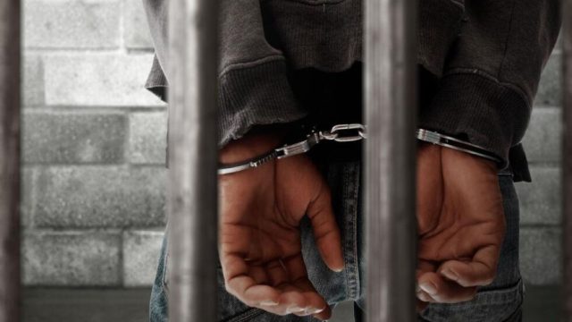 Ιταλία: Αγριος ξυλοδαρμός κρατούμενων από αστυνομικούς – Τι προκάλεσε τη βίαιη επίθεση (Βίντεο)