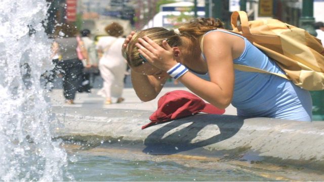 Καύσωνας διαρκείας: Προσοχή στις μετακινήσεις! – Ποια άτομα κινδυνεύουν από τις υψηλές θερμοκρασίες