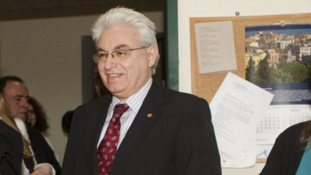 Θρήνος: Πέθανε μέσα στο γραφείο του ο Γιάννης Καζάζης