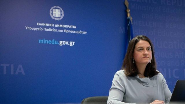Πανελλαδικές 2021: Η απάντηση Κεραμέως στο μαθητή που είχε πάνω από 20.000 μόρια δεν πέρασε στη σχολή που ήθελε – Πολιτική «θύελλα» για την ΕΒΕ