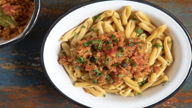 Vegan μπολονέζ: Φανταστικός κιμάς από φακές!