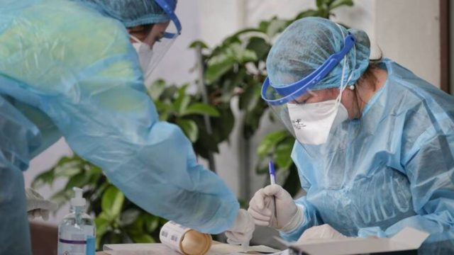 Κορωνοϊός: «Βράζουν» Αττική και Κρήτη – Υγειονομική «βόμβα» στα λύματα