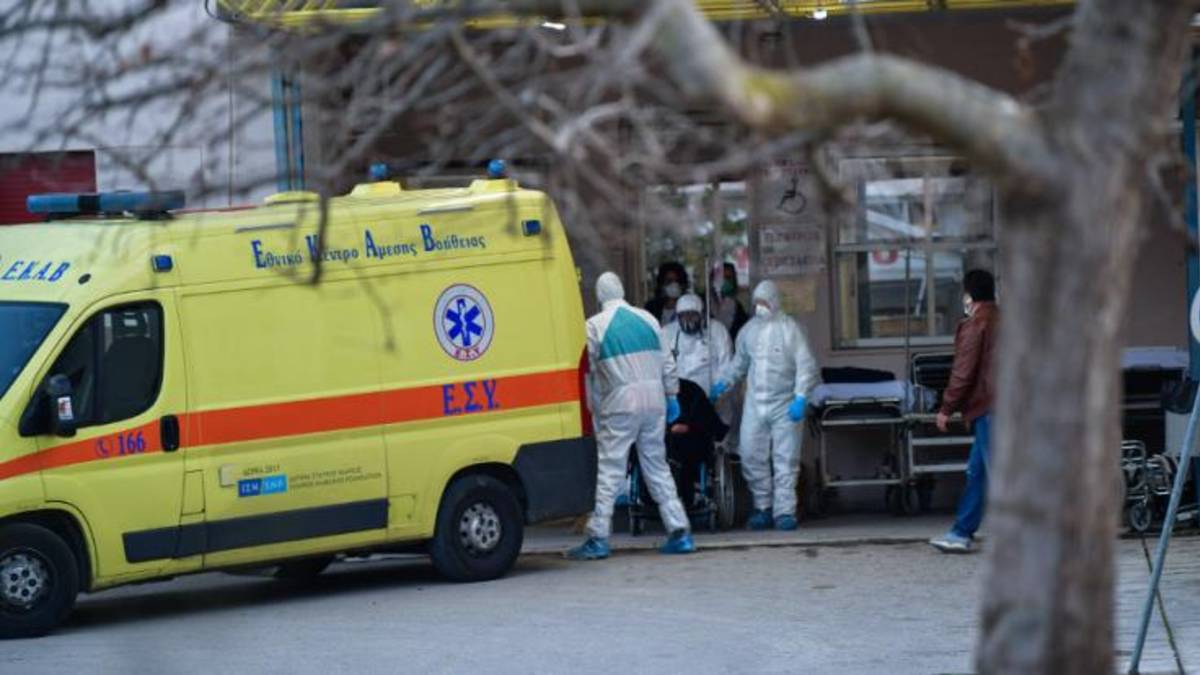 Κορωνοϊός: Συναγερμός με πάνω από 2.100 κρούσματα – Άμεσα μέτρα από την κυβέρνηση