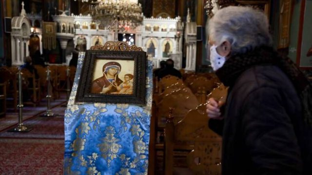 Κόλαση: Η Εκκλησία θα αφήνει ανεμβολίαστους μέσα στους ναούς!