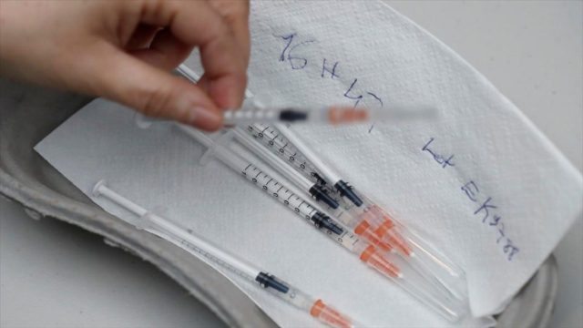 Ινδία: Απατεώνες «εμβολίασαν» χιλιάδες πολίτες με αλατόνερο!