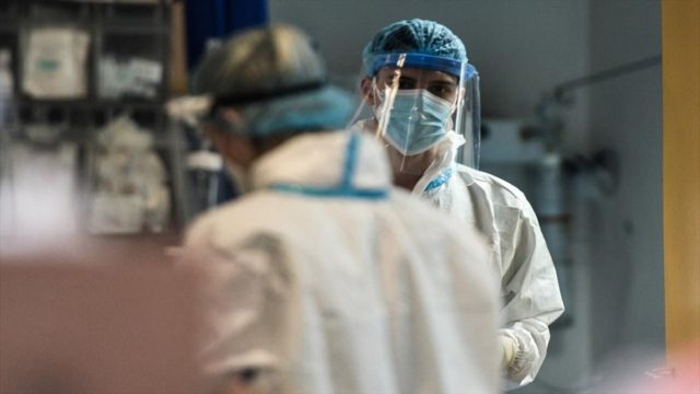 Κρούσματα: 336 νέες μολύνσεις στην Αττική – Σταθερά υψηλά Ηράκλειο και Ρέθυμνο