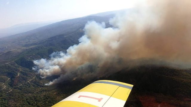 Κύπρος: Μεγάλη φωτιά στον Αρακαπά – Καίγονται σπίτια και εκκενώνονται χωριά