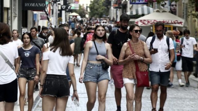 Πέτσας: «Δε συζητάμε απαγόρευση εισόδου ανεμβολίαστων στο λιανεμπόριο» – Τι ανέφερε για μετακινήσεις και διασκέδαση
