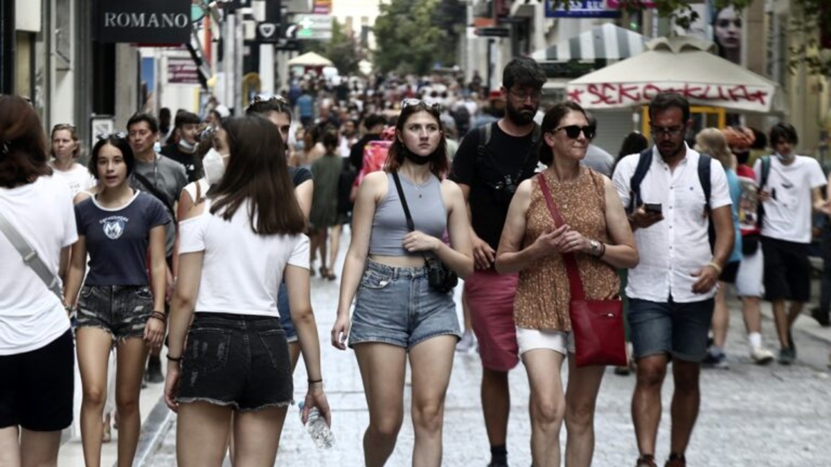 Πέτσας: «Δε συζητάμε απαγόρευση εισόδου ανεμβολίαστων στο λιανεμπόριο» – Τι ανέφερε για μετακινήσεις και διασκέδαση