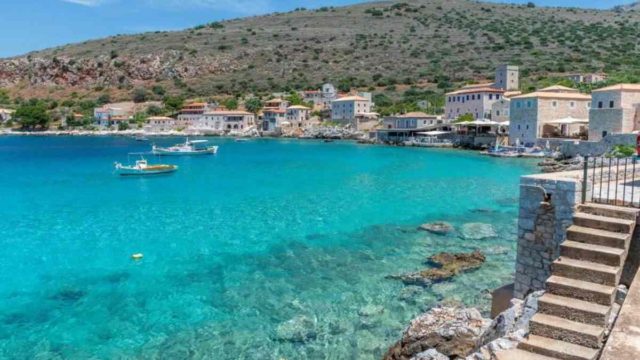 5+2 υπέροχα παραθαλάσσια χωριά που πρέπει οπωσδήποτε να επισκεφτείτε