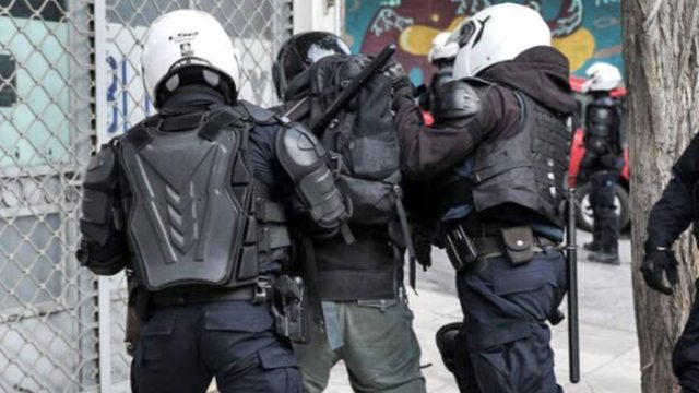 Θρίλερ στου Ζωγράφου: Ανδρας μαχαίρωσε με ματσέτα 3 περαστικούς – Επί ποδός η Αστυνομία