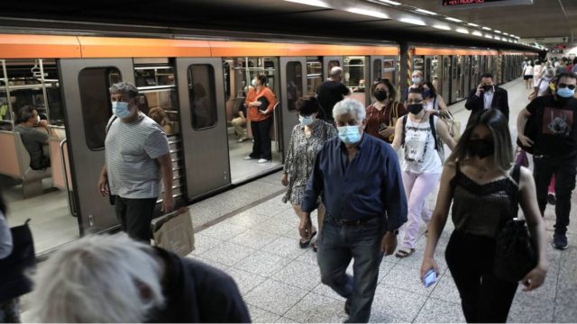 MMM: Έρχονται οικονομικά προνόμοια για τους εμβολιασμένους! Εκπτωτικά πακέτα εξετάζει το υπουργείο Μεταφορών