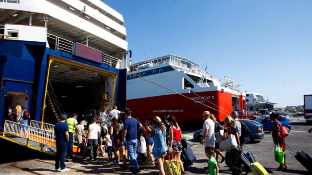 Μετακινήσεις: Τι αλλάζει στις 5 Ιουλίου – «Σαλπάρουμε» με πιστοποιητικό εμβολιασμού, PCR ή Rapid test στα νησιά! Οι εξαιρέσεις από τα νέα μέτρα