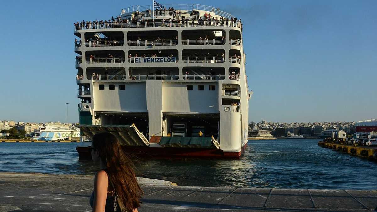 Κορωνοϊός: Ανατροπή στα νέα μέτρα – Με self test η επιστροφή από τα νησιά