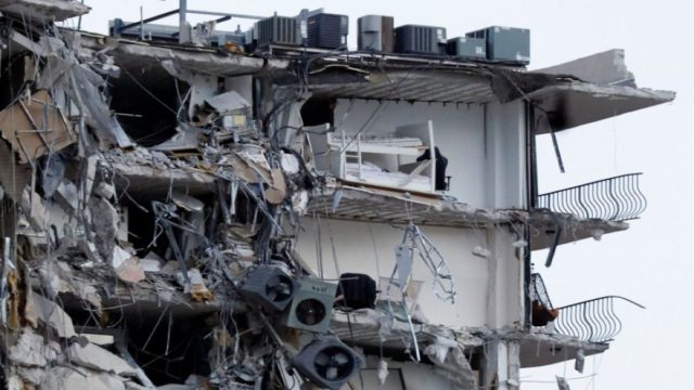 Στους 22 ο απολογισμός των νεκρών από την κατάρρευση κτιρίου στο Μαϊάμι – Ανάμεσά τους μια 7χρονη