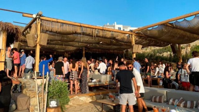 Μύκονος – Lockdown: Μπόνους 150 ευρώ για εμβόλιο δίνουν οι επιχειρηματίες του νησιού