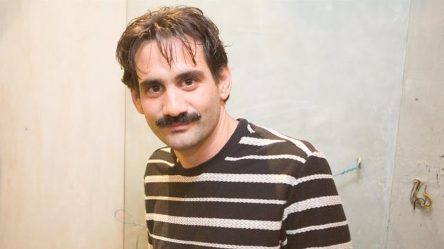 Ο Οδυσσέας Παπασπηλιόπουλος «εισβάλλει» στις Άγριες Μέλισσες