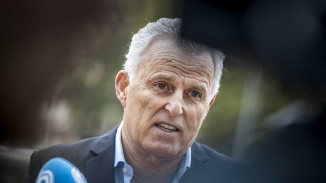 Γνωστός αστυνομικός δημοσιογράφος δέχθηκε πυρά σε δρόμο του Άμστερνταμ – Σοκαριστική χαρακτήρισε την επίθεση ο πρωθυπουργός της Ολλανδίας
