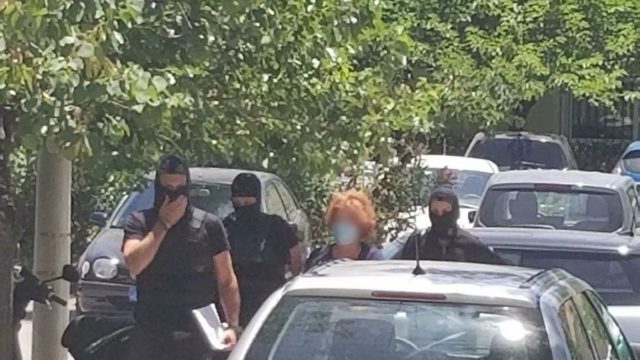 Στην Ευελπίδων οδηγείται η Ουκρανή που έδωσε καταφύγιο στον Χρήστο Παππά – Το ΦΕΚ πολιτογράφησης της