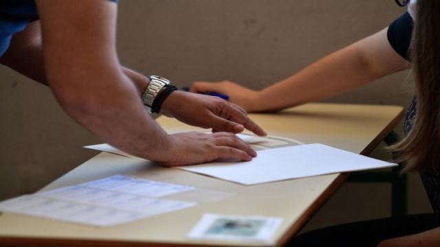 Πανελλαδικές Εξετάσεις 2021: Στο Ελεύθερο Σχέδιο εξετάζονται οι υποψήφιοι – Τι δείχνουν τα πρώτα στοιχεία για τις βάσεις