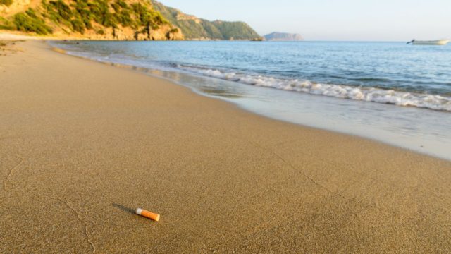 Άλιμος: To πρώτο υπαίθριο στέγαστρο ειδικά για καπνιστές είναι γεγονός!