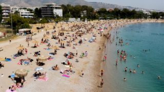 Η φωτογραφία της ημέρας: Όλοι οι δρόμοι οδηγούν στις παραλίες!