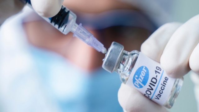 Χαμός στην Πάτρα: Πατέρας τεσσάρων παιδιών παραιτήθηκε για να μην εμβολιαστεί!