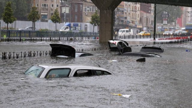 Ρεκόρ πλημμυρών στη Γη το 2030 από το φαινόμενο της ταλάντευσης της Σελήνης!