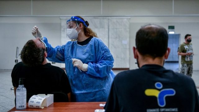Νέα μελέτη αξιολόγησης των τεστ: Πόσο ακριβή είναι τελικά τα rapid test;