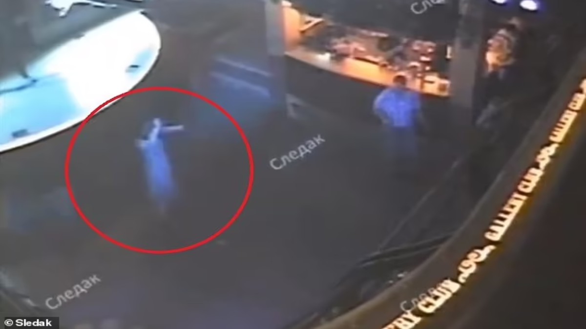 Ρωσία: Γυναίκα πέθανε όταν καταπλακώθηκε από τηλεοράσεις στο κλαμπ που γιόρταζε τα γενέθλιά της
