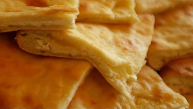 Χατζαπούρι: Η γεωργιανή τυρόπιτα που θα λατρέψετε