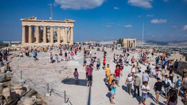 Τρόμος για τον τουρισμό: Η Γερμανία ζητά να μην ταξιδεύουν οι πολίτες της στην Ελλάδα!