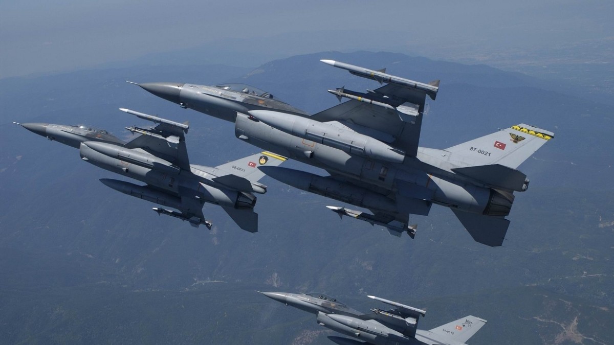 Κύπρος: Προκλητική η Τουρκία – Μαχητικά σχημάτισαν την ημισέληνο στα Κατεχόμενα