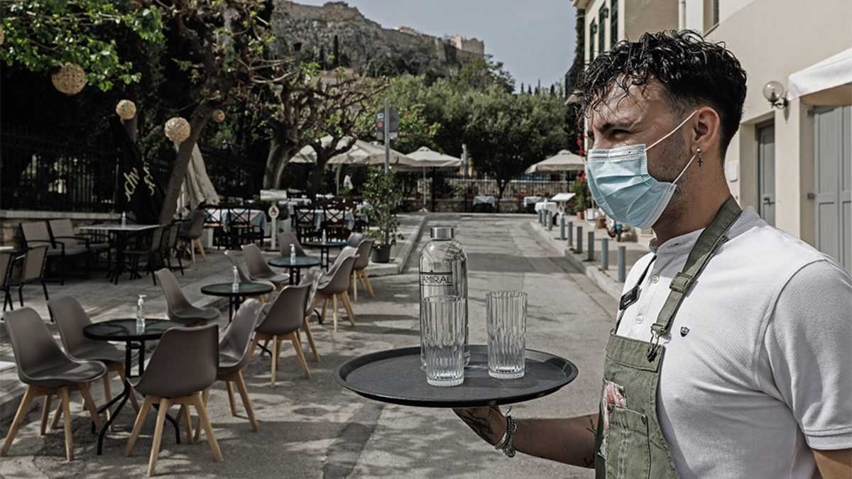 Οριστικό: Σχέδιο… μαστίγιο και καρότο για την εστίαση – Αμιγείς-μεικτούς χώρους, πρόστιμα και επιβραβεύσεις