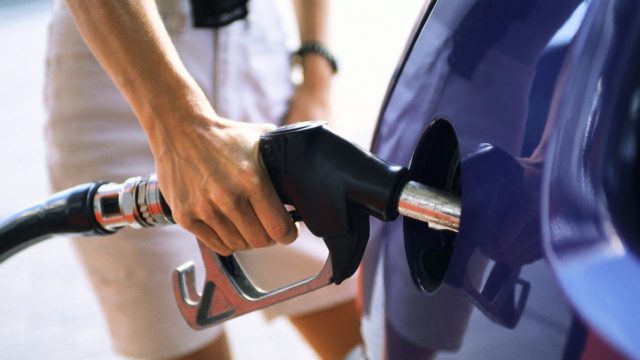 Στο…Θεό η αμόλυβδη: Ακρίβυνε 20% από την αρχή του έτους