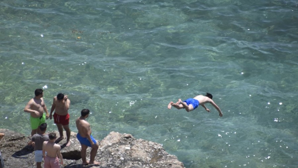 Χανιά: Στην Εντατική ξανά ο 16χρονος Νικόλας που τραυματίστηκε από βουτιά στα Φαλάσαρνα