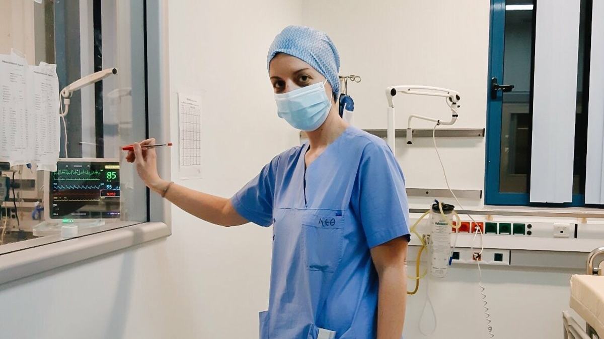 Κορωνοϊός: 901 κρούσματα στην Αττική και 373 στη Θεσσαλονίκη – “Φλέγεται” Αχαΐα, Λάρισα, Ρόδος και Κρήτη