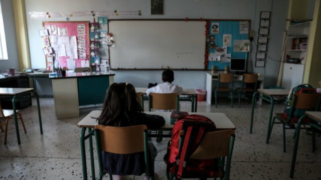 Αθηνά Λινού: «Εγκληματικό να ανοίξουν τα σχολεία χωρίς αλλαγές στα μέτρα»