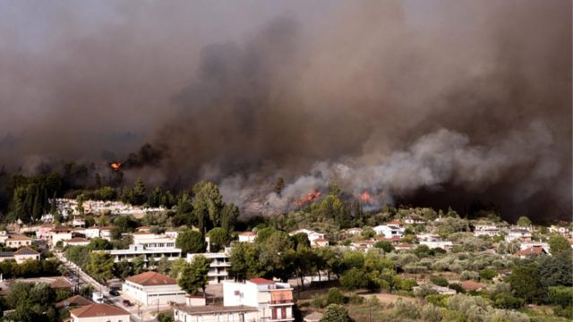 Φωτιά στην Αρχαία Ολυμπία: Αναζωπύρωση στην περιοχή Βασιλάκι – Χωρίς τέλος ο εφιάλτης