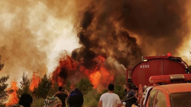 Φωτιά στην Αττική: Μεγάλη αναζωπύρωση – Νέος συναγερμός