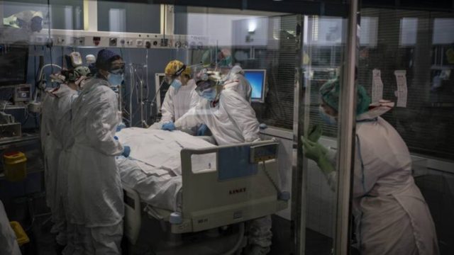 Κορωνοϊός: 1.948 νέα κρούσματα, 318 διασωληνωμένοι και 33 θάνατοι